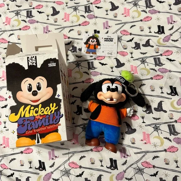 Pop Mart Mickey Family Cute Together Goofy Plush Keychain Labubu Authentic - Picture 2 of 3
